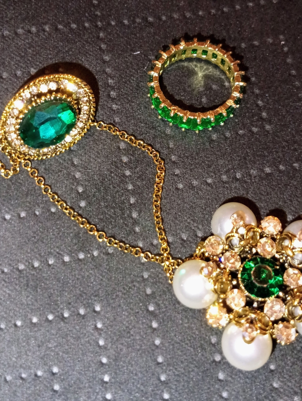 Emerald Green Ring Size 8.5 + Vintage Style Pearl Brooch Set 💚✨